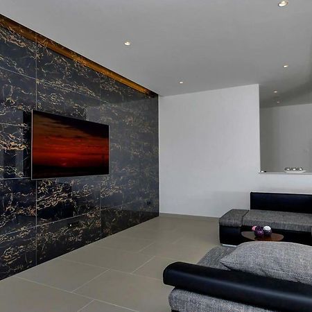 Bast Holiday Home E מראה חיצוני תמונה